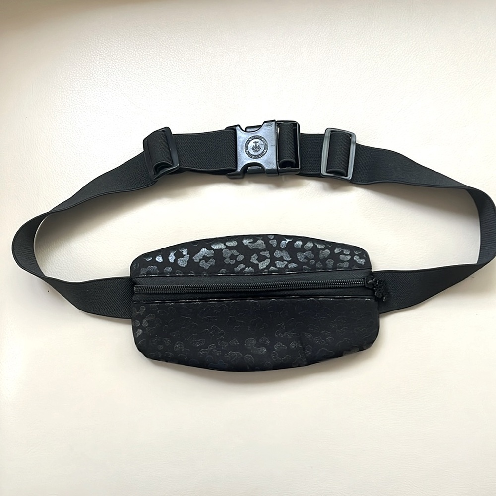 Oak and Reed black beltbag